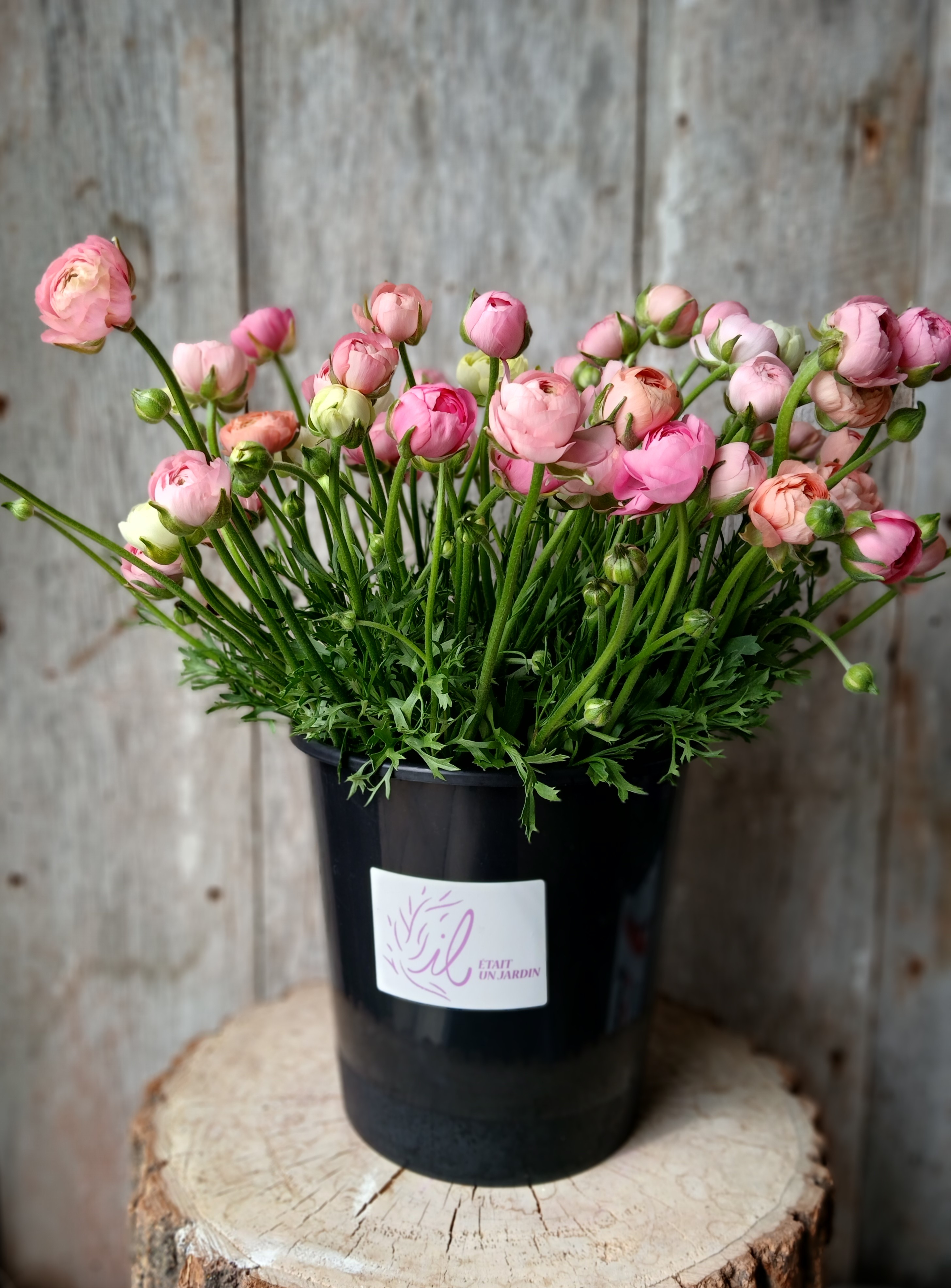 Bouquet anniversaire fleurs locales dahlias zinnias